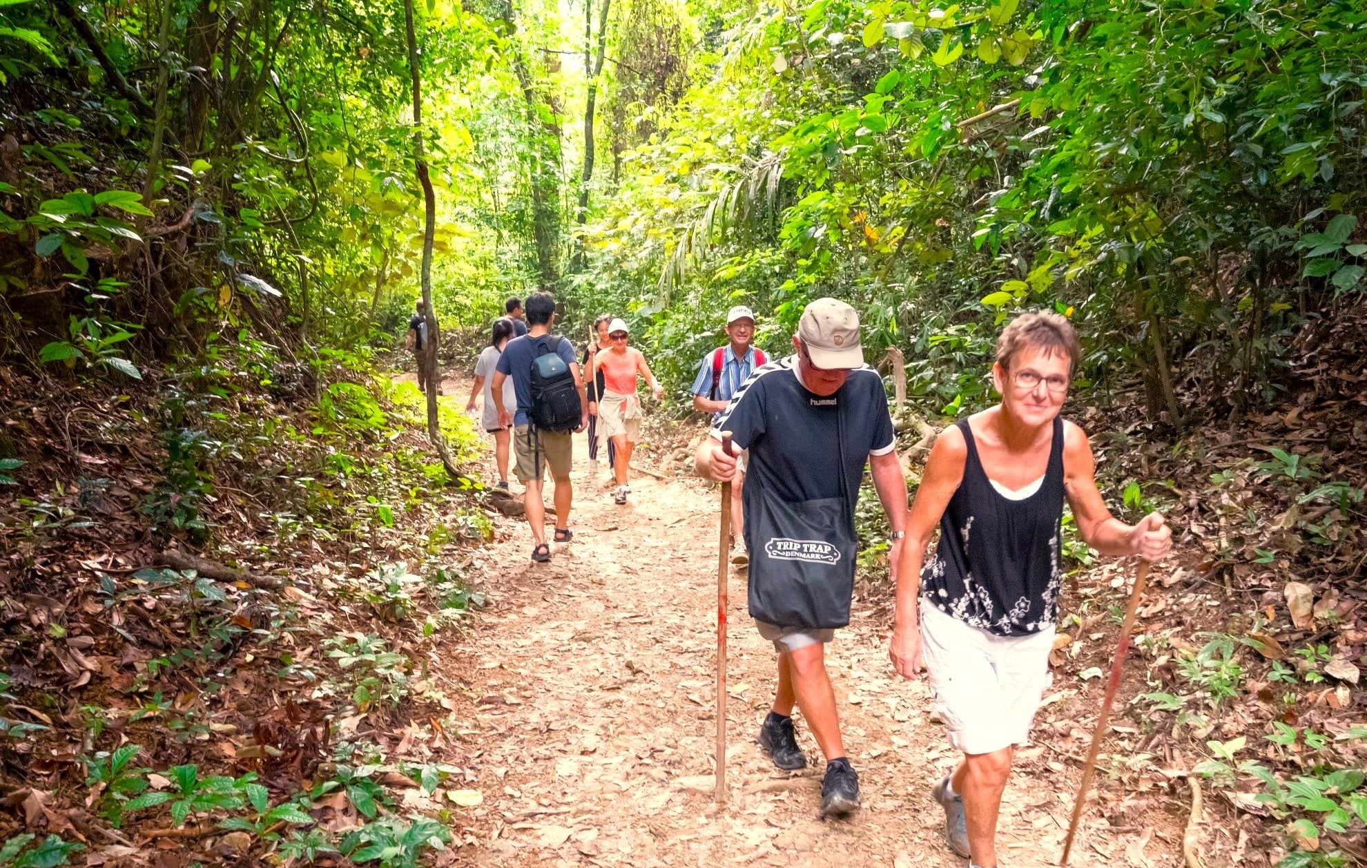 Cheow Lan Lake: Overnight Tour – Meals, Activities, and Guided Bliss